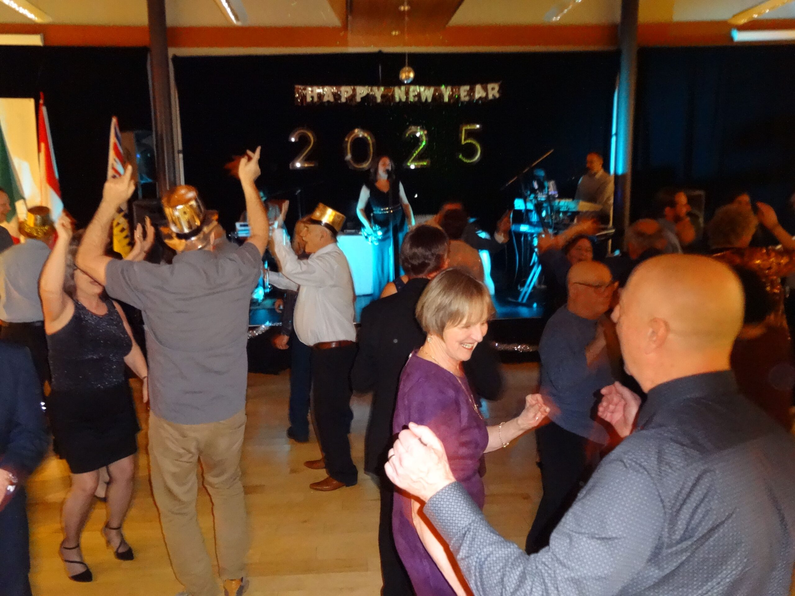 People dancing on NYE at FVICS banquet